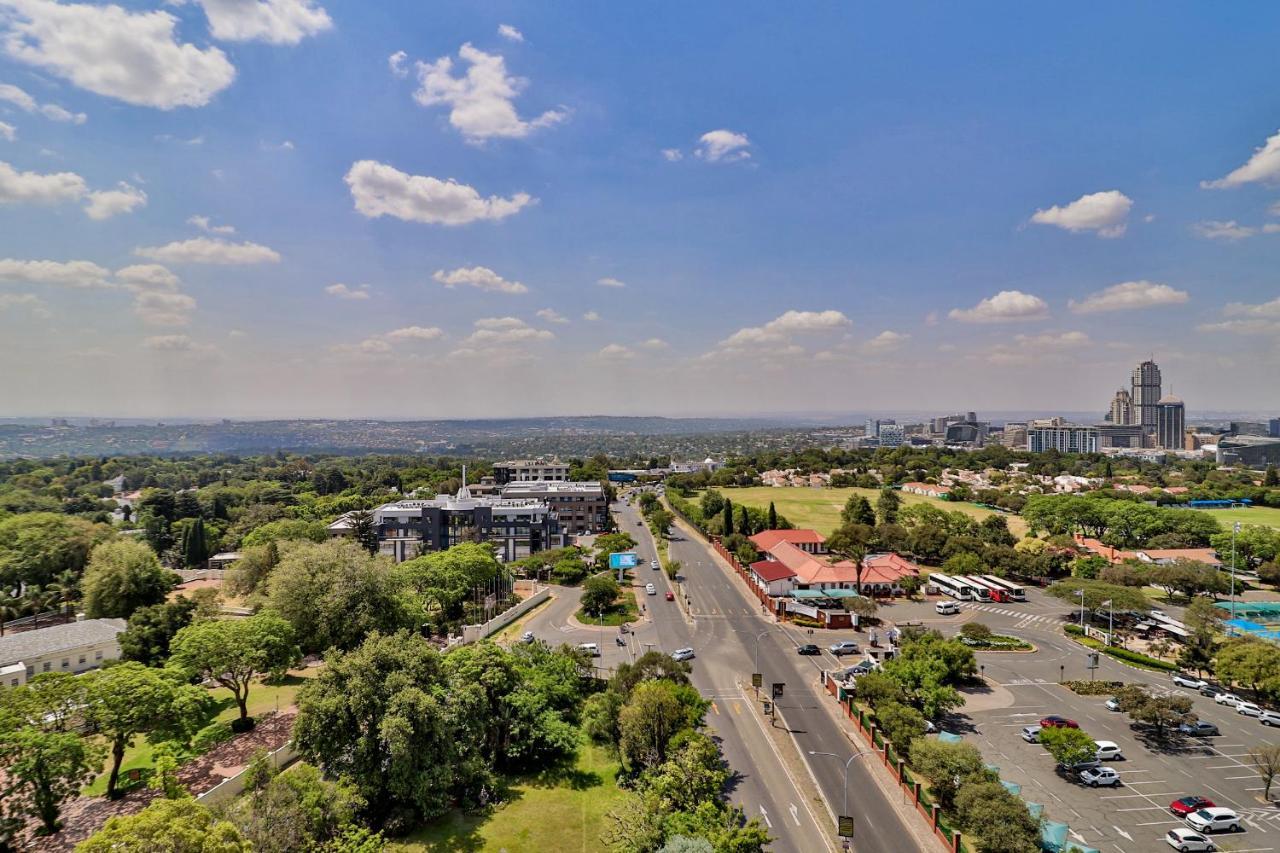 יוהנסבורג Reserved Suites Illovo מראה חיצוני תמונה